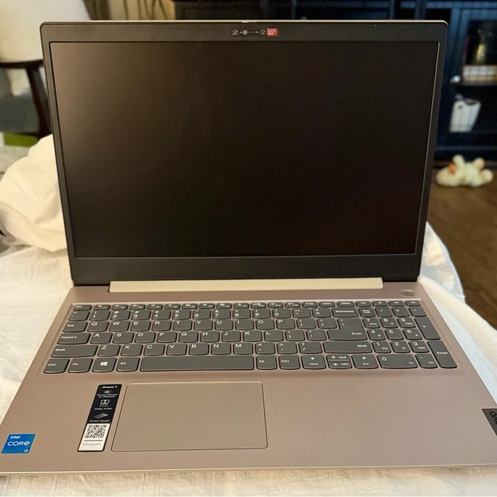 Lenovo IdeaPad 3 15.6” Touchscreen Laptop – Excellent Condition